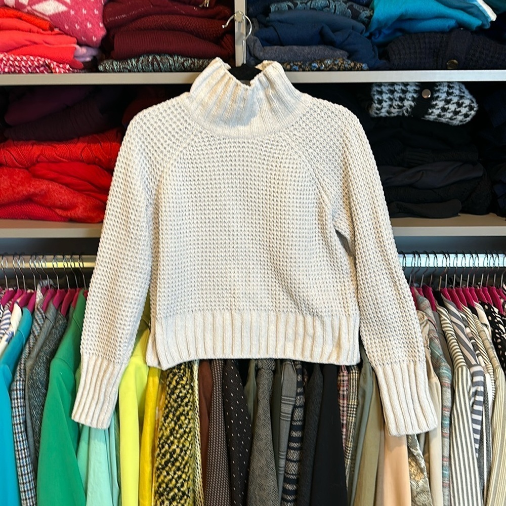 Hippie Rose pale gray long sleeve mock neck sweater size L